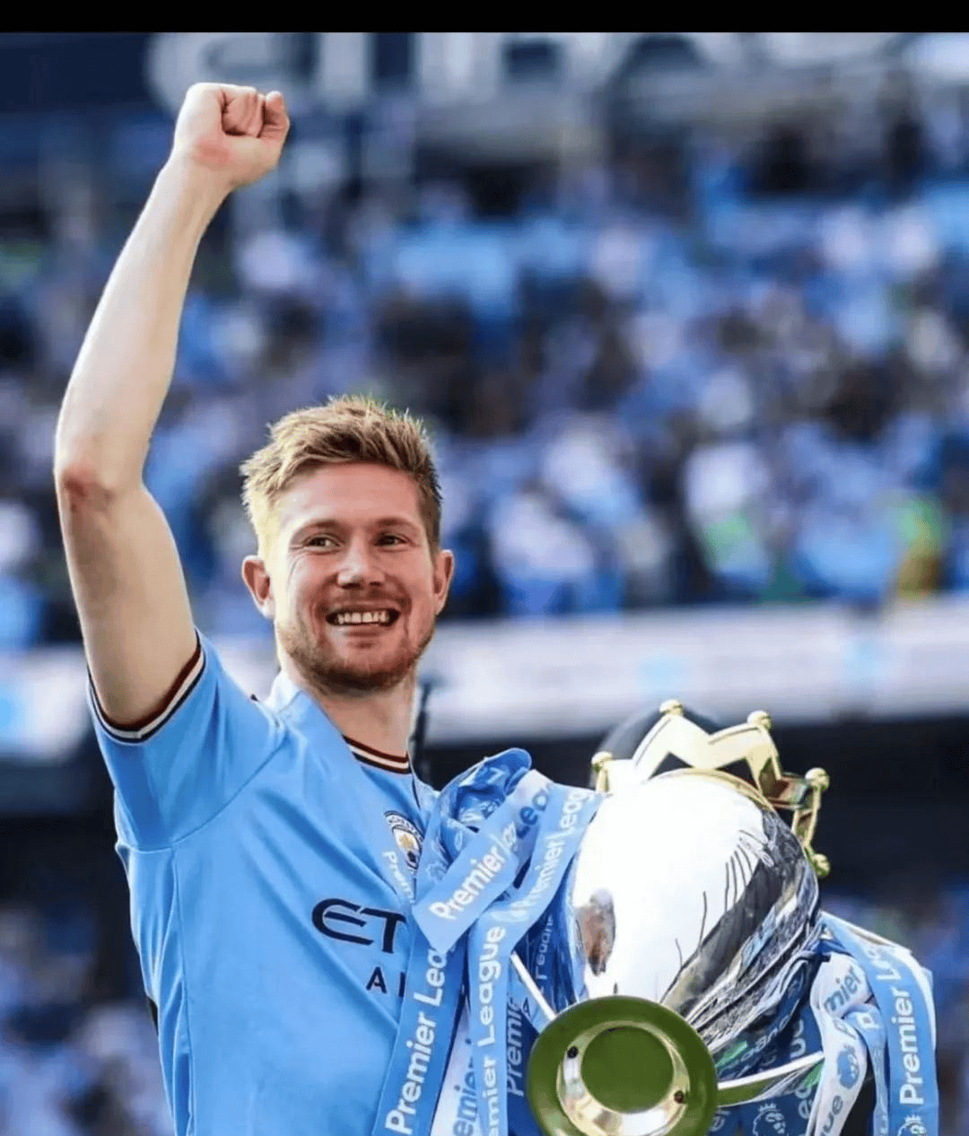 詹姆斯助攻队友完成精彩扣篮