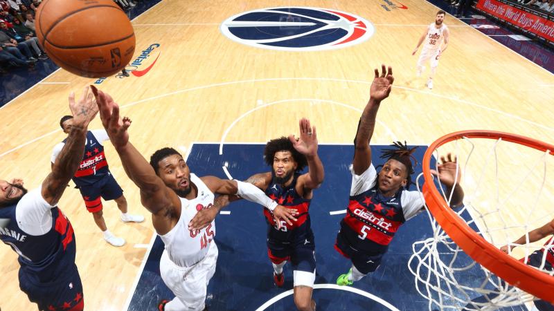 记者：汪士钦这张红牌就是多年来中国足球陋习的真实写照