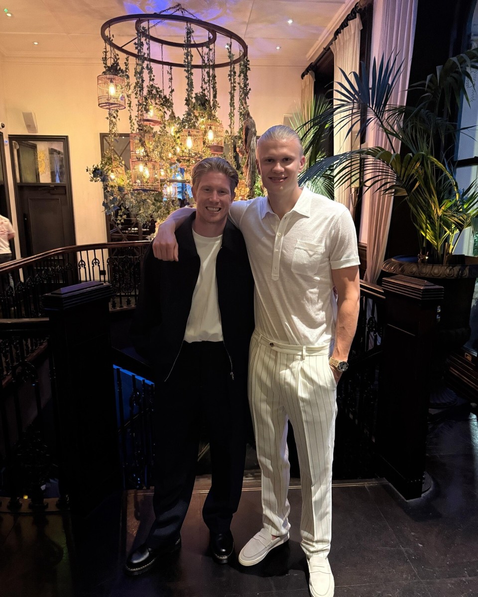 弗拉门戈提前一轮巴甲夺冠，连发多条社媒嘲讽帕尔梅拉斯