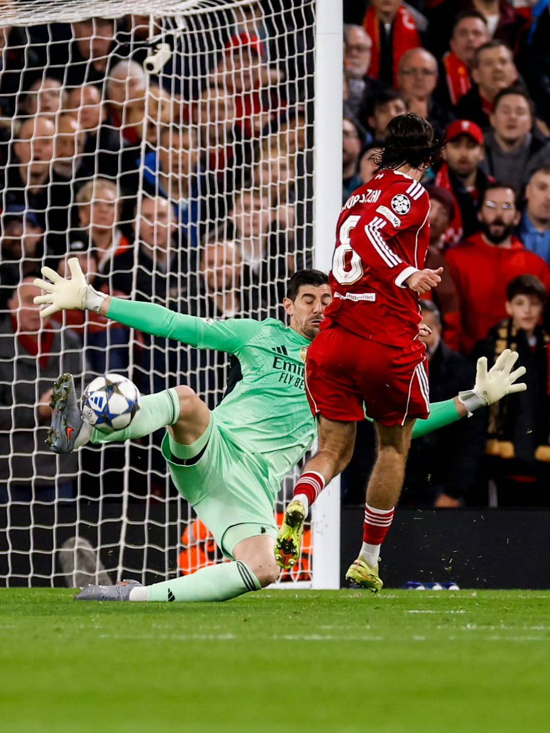 欧冠连续赛季进球纪录：本泽马、梅西连续18赛季进球第1